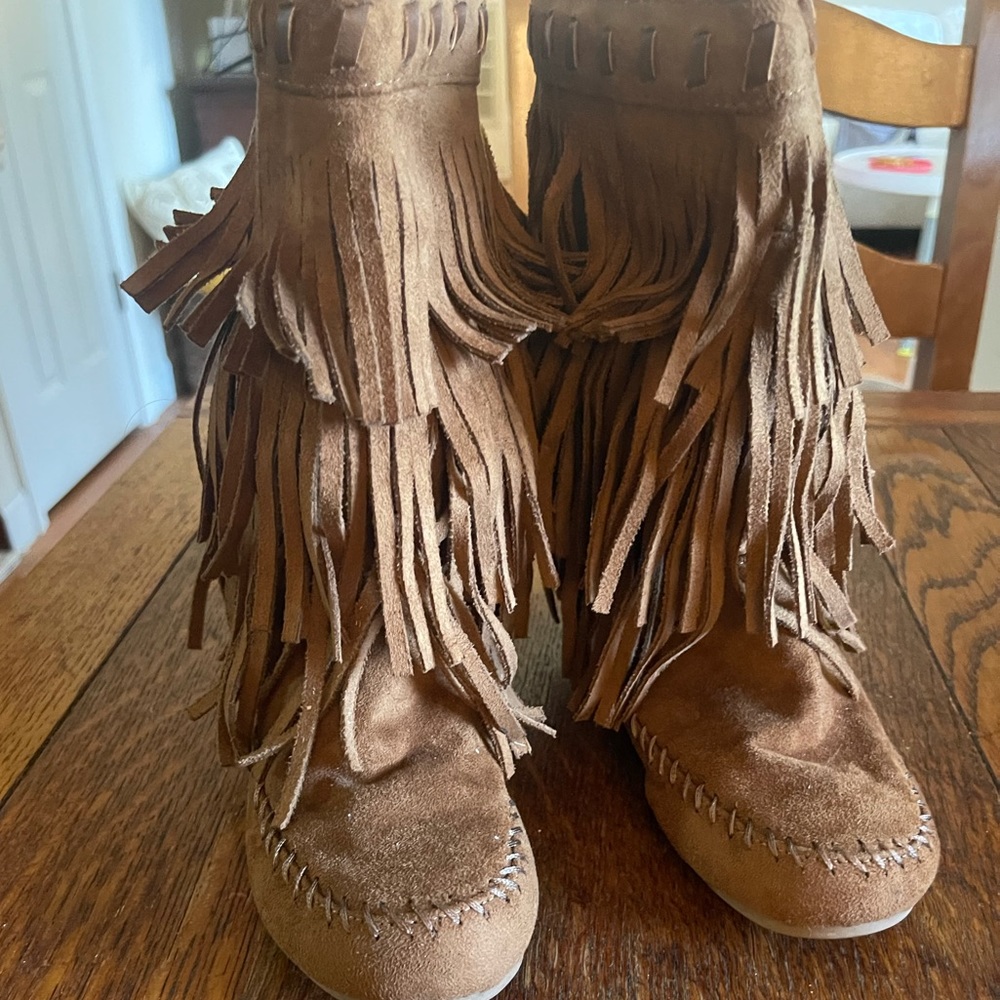 Girls suede fringe boots